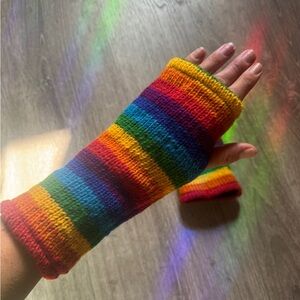 *Never Worn* Rainbow Fleece-Lined Fingerless Gloves 🌈